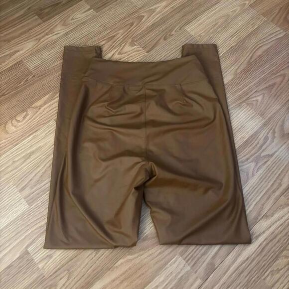 Offline By Aerie Luxe Faux Leather Leggings Size Medium - Picture 7 of 7